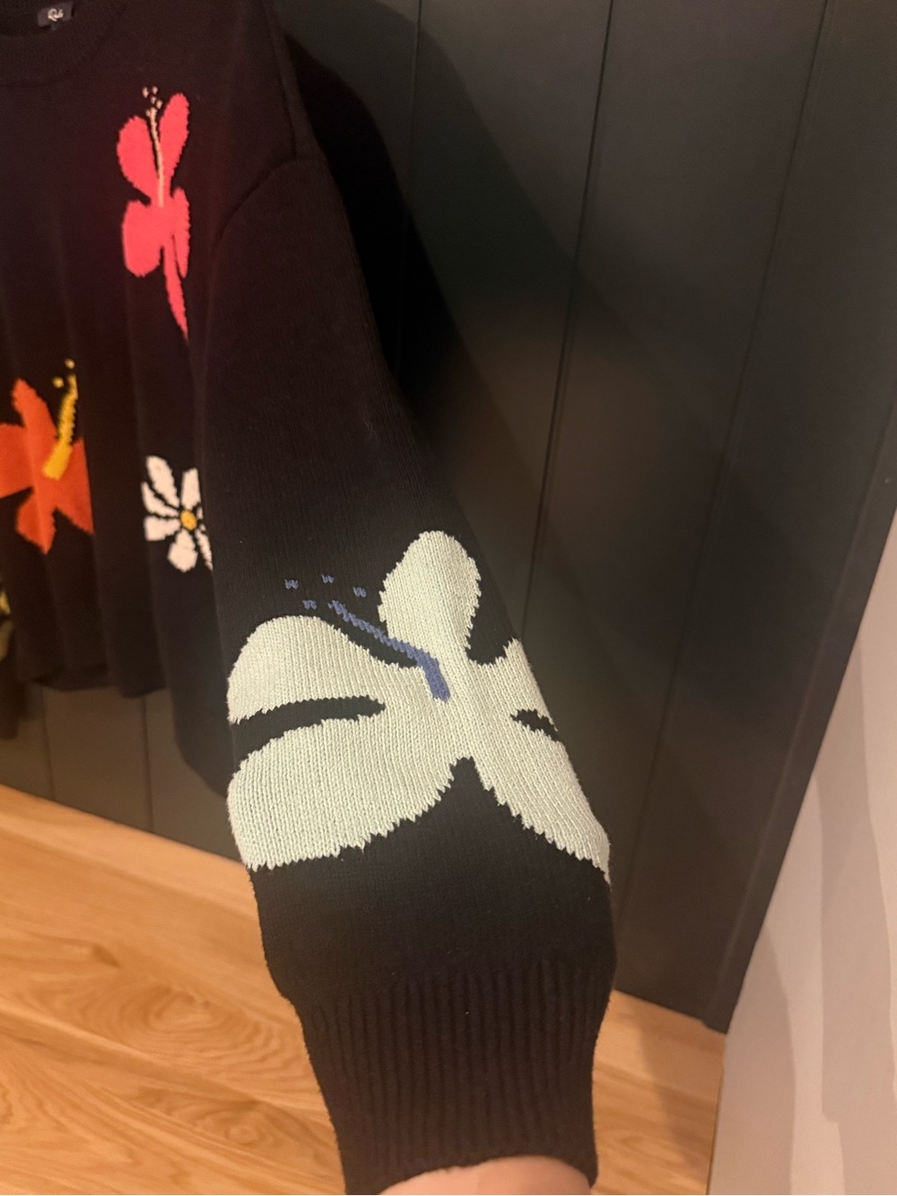 🌺 Rails Zoey Hibiscus Black Floral Knit Crewneck Sweater 🌺 - Picture 12 of 15